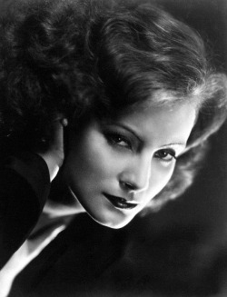 noonesnemesis:  Greta Garbo The Mysterious Lady photo by Ruth