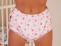 dreamiedaddy:  Very cute diaper cover! I had no idea elephants