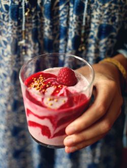 intensefoodcravings:  Raspberry Ripple Raw Buckwheat Porridge