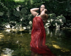 Fashion and water with Jackie A @jackieabitches  and this crimson