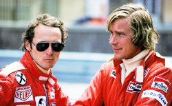  Niki Lauda és James Hunt  1976-ban Daniel Brühl és Chris