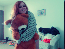 mirahxox:  this bear is almost as big as me. 