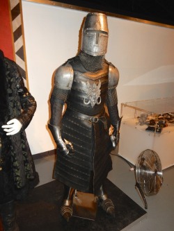 jasoninhollywood:  Cool Robot Knight from Doctor Who’s Robot