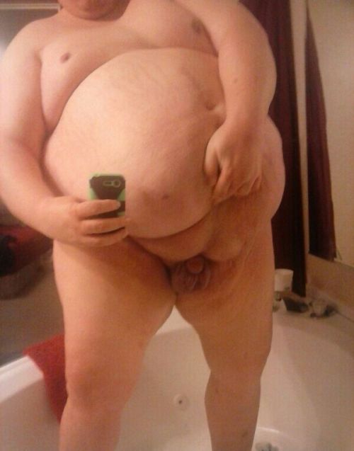 gordo4gordo4superchub: bruinstreamsinger:  For all of my followers!  Now broke 1,000 followers for my blog, a special chubby treatâ€¦ me!  Bruinstreamsinger  Thank you everyone!!!  Yummy   One day, I shall say to my man, a man much like this man, “m