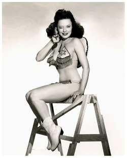 burleskateer: Evelyn West        aka. “The โ,000 Treasure