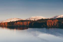 te5seract:    Winter &  Mountain lakeside   by  Daniel Quarg