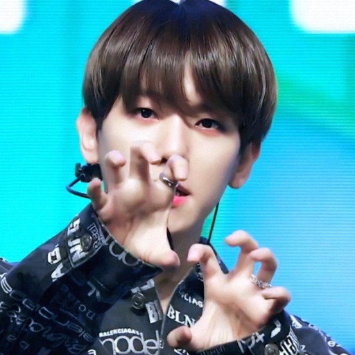 baconnotbaekhyun:080920 Baekhyun is one for the favourite looks