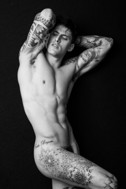 speedobuttandtaint:  gracefulchaos:Danilo Borgato by Jeff Segenreich