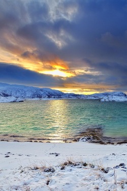 ponderation:Arctic Sunrise by Tramont_ana