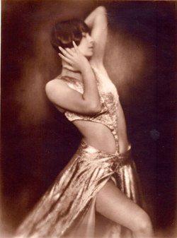 madivinecomedie:  Yvonne Georgi als Salome 1929 