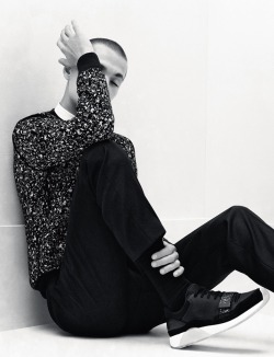yhji:  Dior Magazine #8 “Singular Allure”  //  Yuri Pleskun