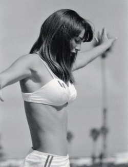 the60sbazaar:  Sixties surfer girl photographed by Ron Church