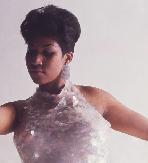 ladiesofthe60s:Aretha Franklin photographed by Jerry Schatzberg,