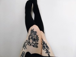 gravist: finally a decent shot of my tattoos 💘 Well thats