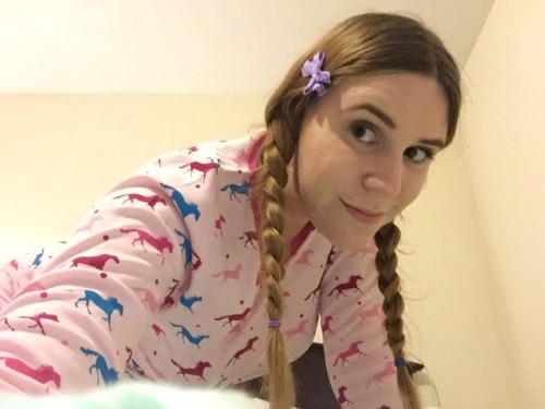 alexinspankingland:  These pajamas are SO CUTE. They have ponies on them!