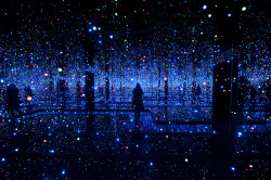  Yayoi Kusama,Â Infinity Mirrored Room - Filled with the Brilliance of Life (2011) &ldquo;Eccentric Japanese artist Yayoi Kusamaâ€™s intriguing art installation at the David Zwirner gallery in New York tussles with a tough concept that most of us have
