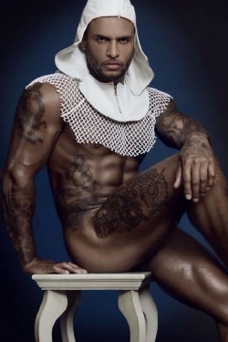 goaltobeswole:  beholdthebeautiful:  David McIntosh by Bryan