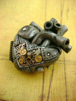 wickedclothes:  My Heart Ticks Necklace This anatomical industrial