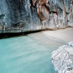 unamazinq:  bakchic:  Secrets…#paradise #sardinia #italy  (à