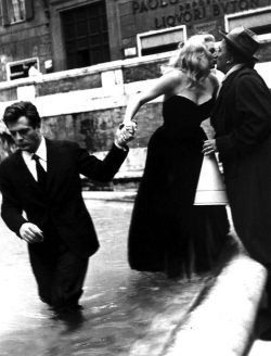 darlingirl:  Anita Ekberg gives Federico Fellini a quick kiss