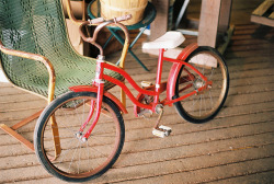 schzimmydearr:  Red Bicycle - 12 by ryan.acree on Flickr. 