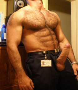 briefsgearandspanking:  fit-hairy-guys:  Click and follow ‘Fit