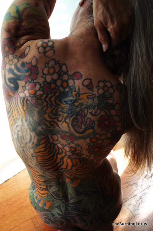 Yup. That’s a sexy, beautiful beast for the tiger fans. Started in 2006 and finished in early 2007 taking about 13 months with some months having multiple sessions. Outlined in one day and then shading started on my ass. And that was when I truly wondered