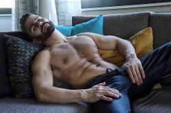 antonioedsoncadengue:    Please follow me: http://antonioedsoncadengue.tumblr.com/archive