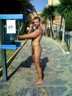 otternaturist:  Hairy faces and slim bodies:http://otternaturist.tumblr.com