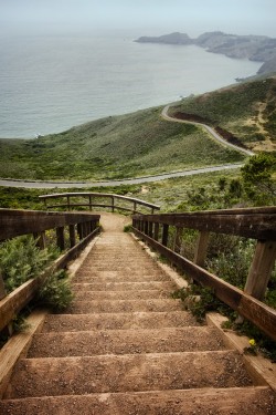 mbphotograph:  Pathway to the sea. Follow me for more travel