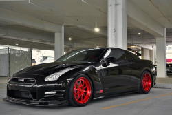 forgeline:  Doug’s  awesome Nissan GT-R is heavily modified