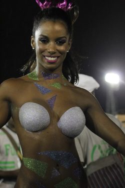   Body painted Brazilian woman at a 2016 carnival. Via Liga Carnaval
