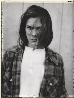 hollywood-portraits:River Phoenix photographed by Gus Van Sant,