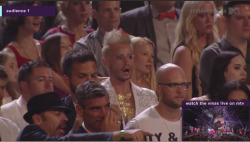 weirdo-watermelon:  Their faces during Miley’s final performance………….