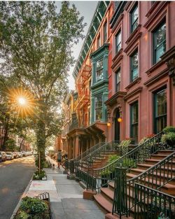 newyorkcityfeelings:  Brooklyn Heights, NYC 📷 Sidney C. @212sid