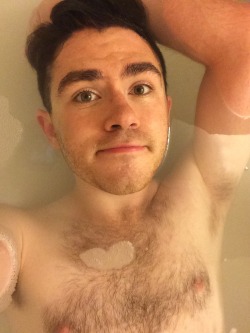 phillyhornblog:  chalkycandy:  today called for bath time  FUCK