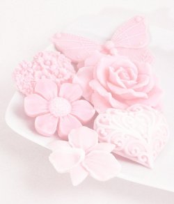 marshmalllovv:  Spring Flowers in Pink Soap Set Edit // Source