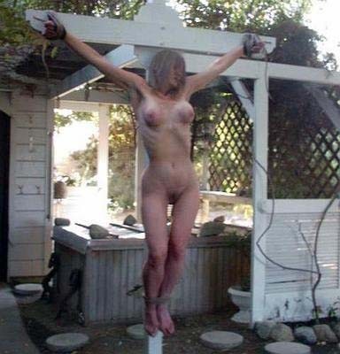 jawaja35:  BDSM Slaves & Public NudityJoin me on http://jawaja35.tumblr.com/#slave #outdoorslave #publicslave #jawaja