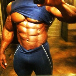 bodybuilderselfies:  Toney Freeman