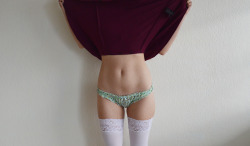 sexsvmbol:I got white thigh highs.