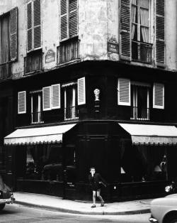  Dennis Stock FRANCE. Paris. 1958. St. Germain des Pres. 