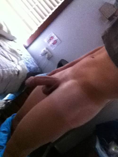 srt8guyssexting:  18 yo Australiaâ€¦usually delete these kind because I did not get a lot of body and faceâ€¦but the cum shots were great