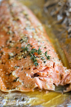beautifulpicturesofhealthyfood:  Honey Salmon in Foil - A no-fuss,