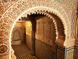 almondskeyess:  ae5alid:  Traditional Moroccan entrance Fes,