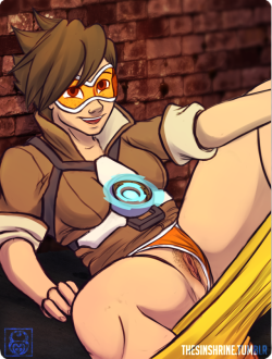 thesinshrine:  Tracer taking a quick flustering pic for Emily