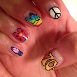 nailsbymei:  #70’s #nail #art #peace #gel #handpainted for