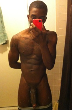 allkindsofblackdudes:  Nice body, nice dick! 