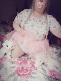 littleprincesschloe: I’m a little fairy princess ;3 this onesie