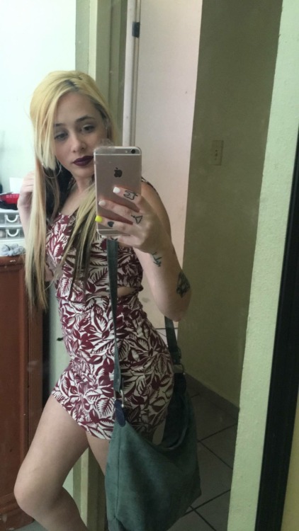 leoloveslatinas:  ðŸŒ¹leoloveslatinasðŸŒ¹  Somebody get in touch with this pendeja and tell her I’ll buy her some sheets for that mattress if she lets me dick her down.