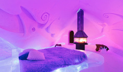 sleazeburger: Hotel DeGlace ice hotel in Quebec